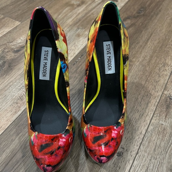 Steve Madden dejavu platform pumps - Picture 3 of 4